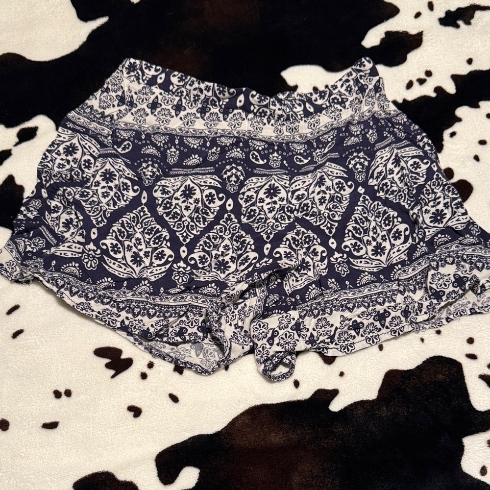 Mudd High Waist Navy And White Patterned Shorts